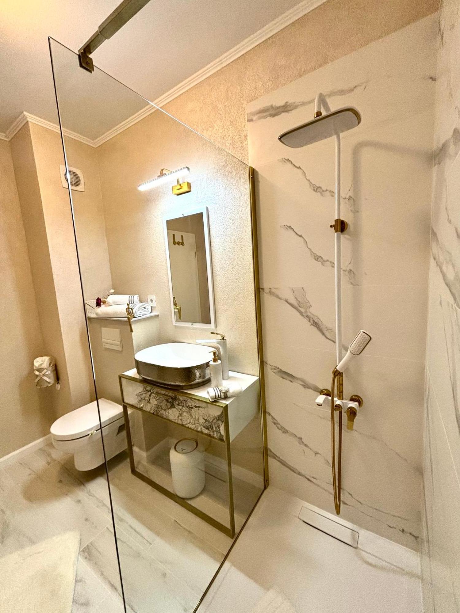 Aquilla Tower Apartment 8Th Floor Kaloşvar Dış mekan fotoğraf